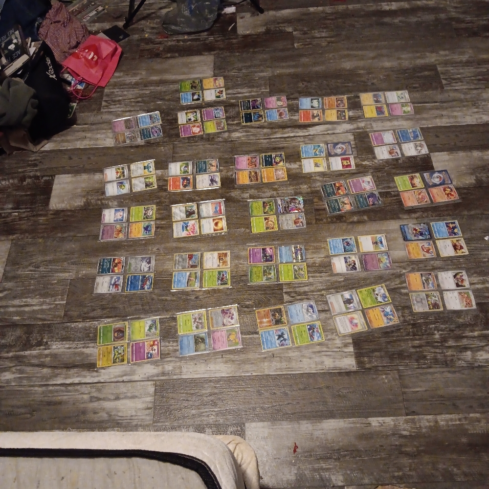 Trading Cards - Picture 4 of 6